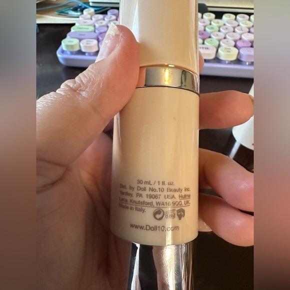 Doll 10 HydraLux Foundation- Medium - Picture 2 of 4